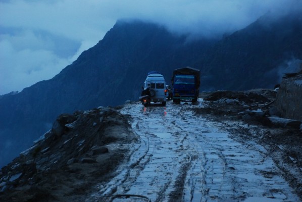 most_dangerous_roads_in_india_rohtang_pass
